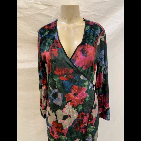 NWT Zara Size Medium Green Velvet Maxi Wrap Dress - Picture 4 of 10